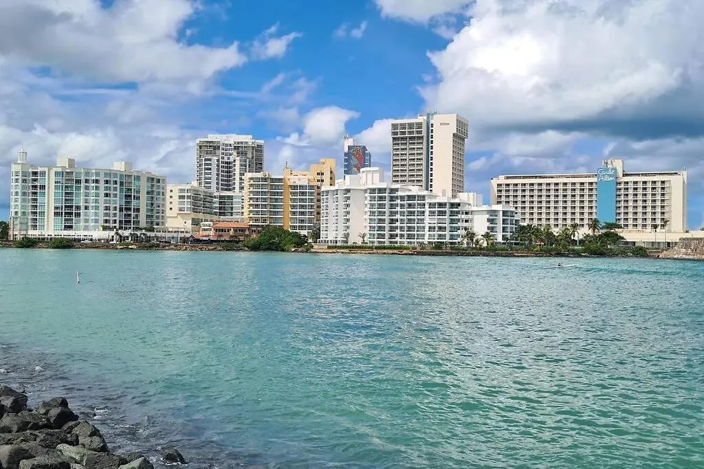 Lagoon-Front Escape Steps Away From The Beach! San Juan Apartman