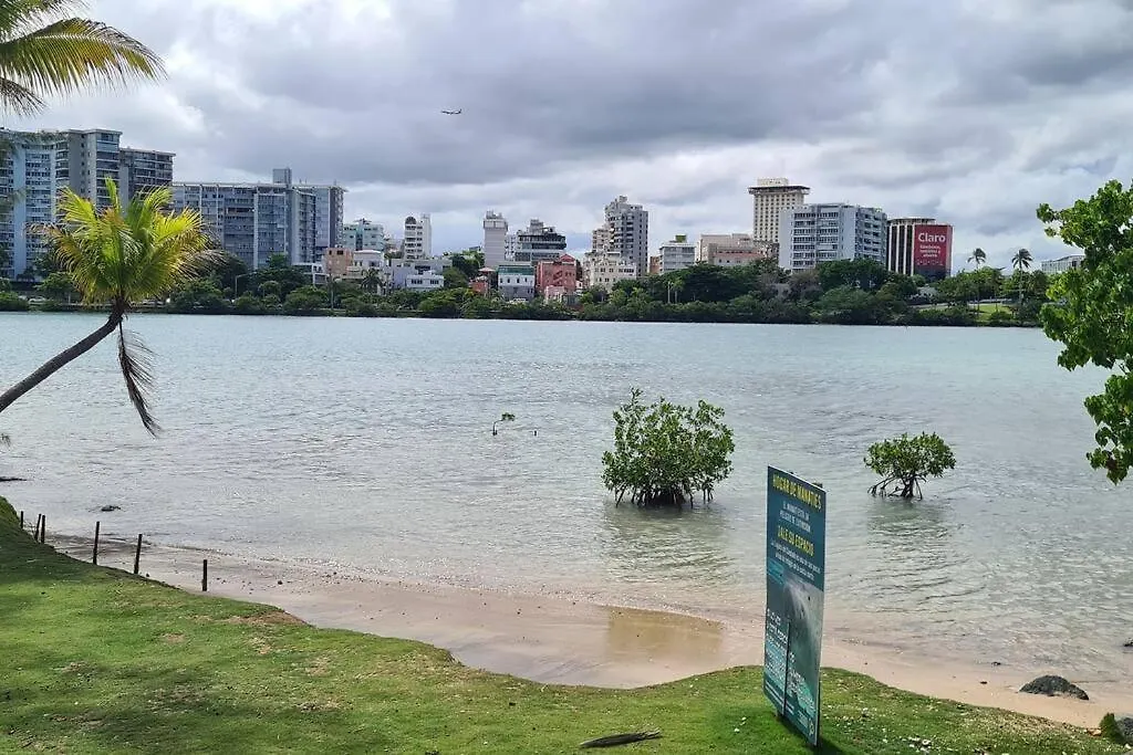Apartman Lagoon-Front Escape Steps Away From The Beach! San Juan
