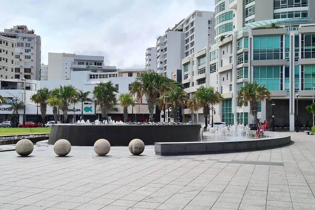 Lagoon-Front Escape Steps Away From The Beach! San Juan Apartman